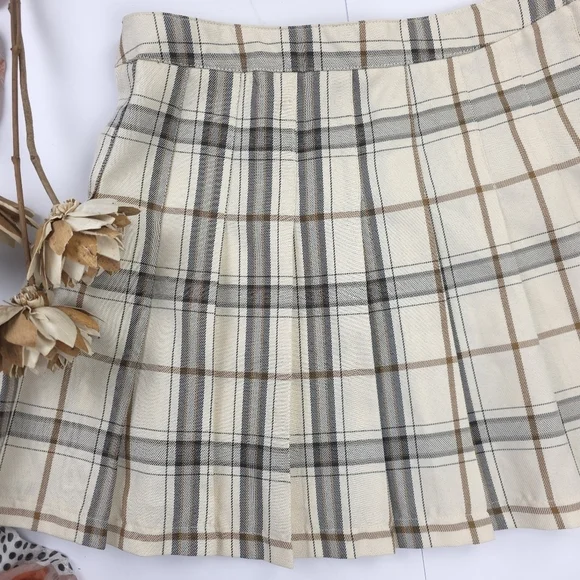 Hesperus Plaid Cream and Brown Women's Skirt Sz 6 Junior Lg - Picture 5 of 8